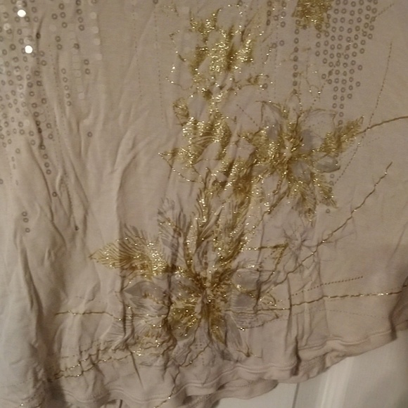 NWOT Express Cream Cape Style Top Size Medium - Picture 2 of 4